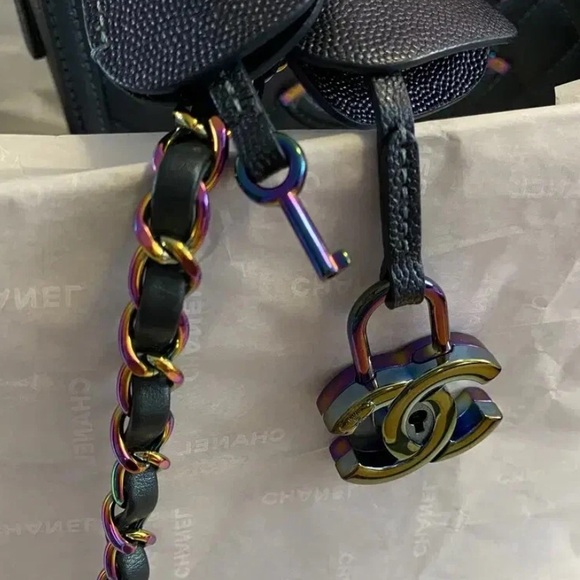 Iridescent Caviar Quilted Medium CC Filigree Vanity Case Dark Turquoise - Picture 9 of 15